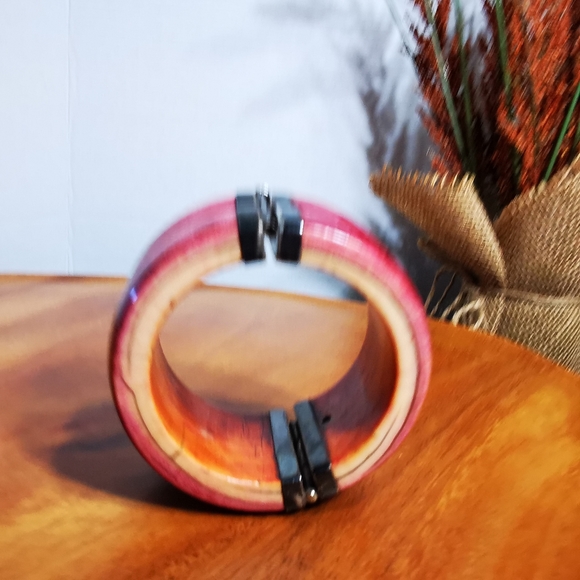 Vintage Henna Dyed Bone and Silver Tone Statement Cuff Bracelet - Picture 15 of 16